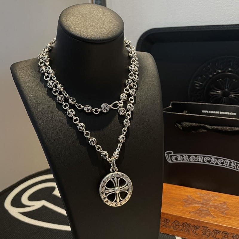 Ch*0me He**ts necklaces